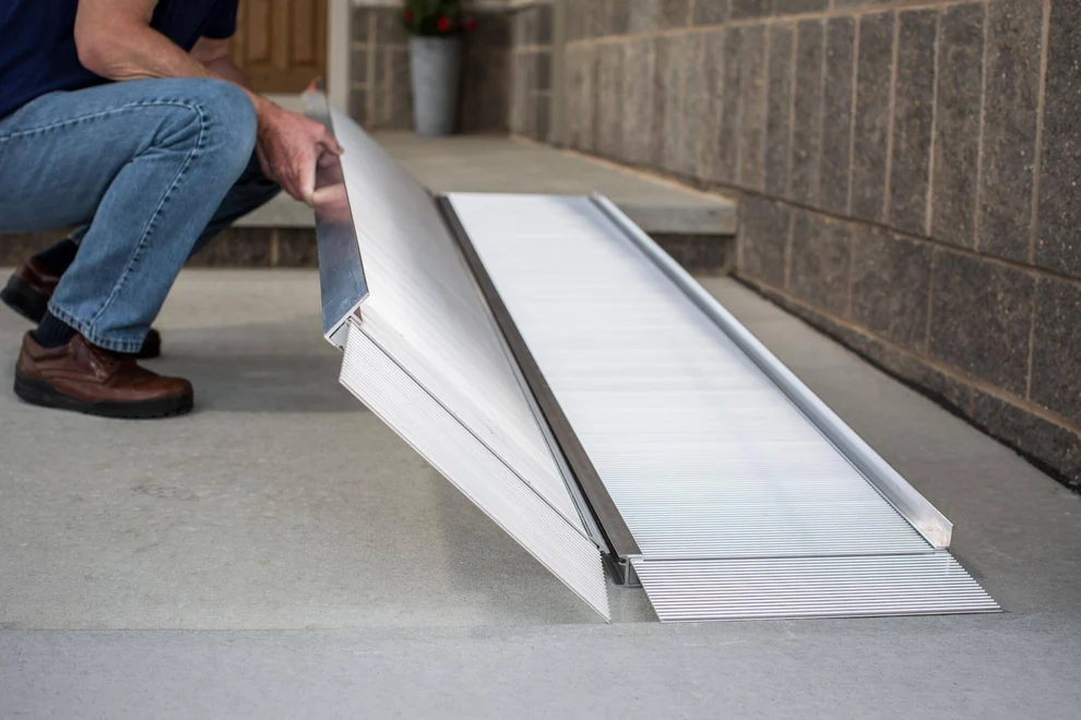 bifold-ramp-folding